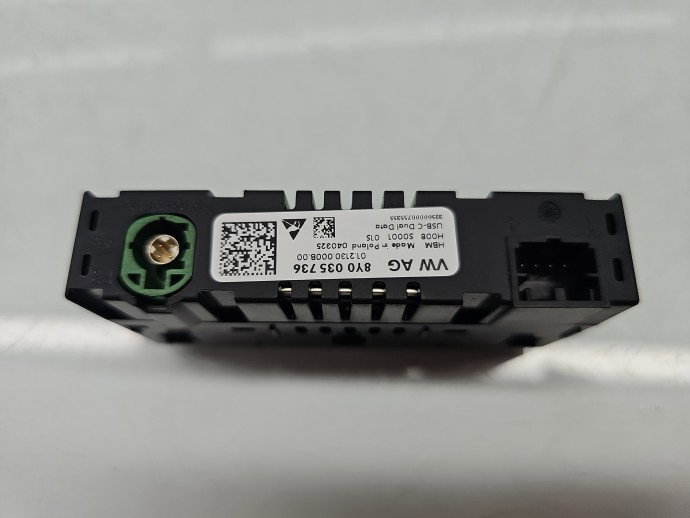 Conector auxiliar USB AUDI A3 (8YF) [Fabr 2020-2026] 8Y0035736