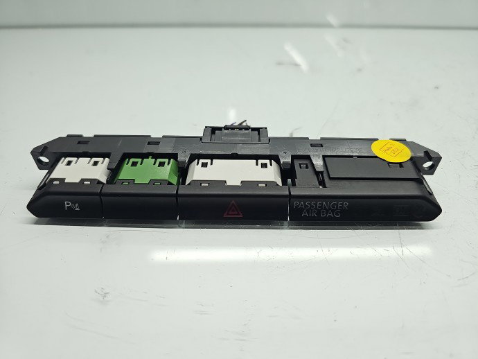 Butoane comenzi consola centrala Volkswagen Passat B8 (3G2) [Fabr 2015-prezent] 3G0927132A