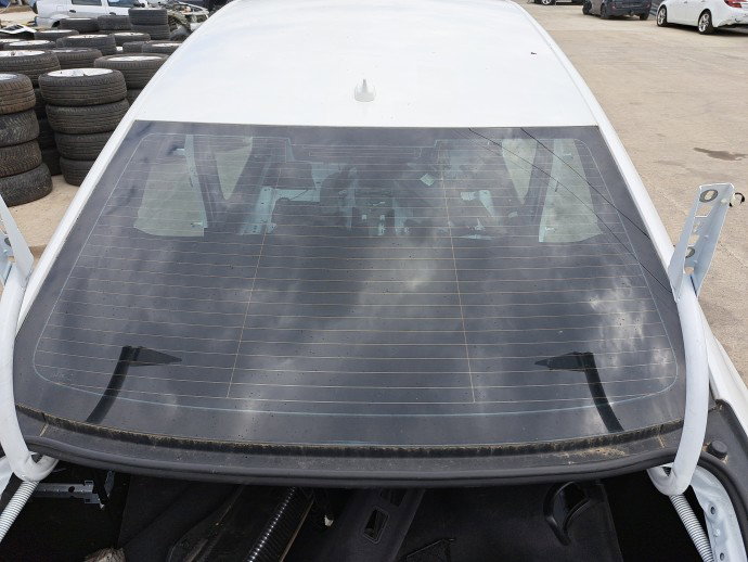 Luneta AUDI A8 (4H) [Fabr 2010-2017] Berlina Sport OEM