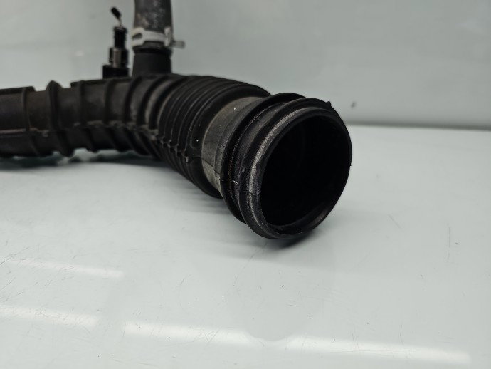Tub admisie aer Renault Captur (J87) [Fabr 2013-2017] 165764382R 0.9 Benz H4B 66KW / 90CP