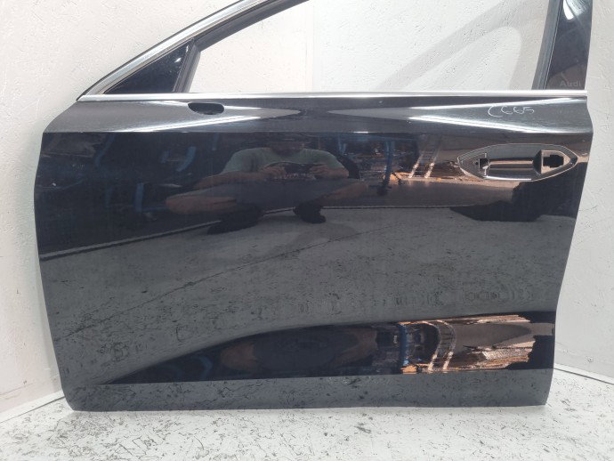 Usa stanga fata AUDI A3 (8YF) [Fabr 2020-2026] Sportback S-line LY9T