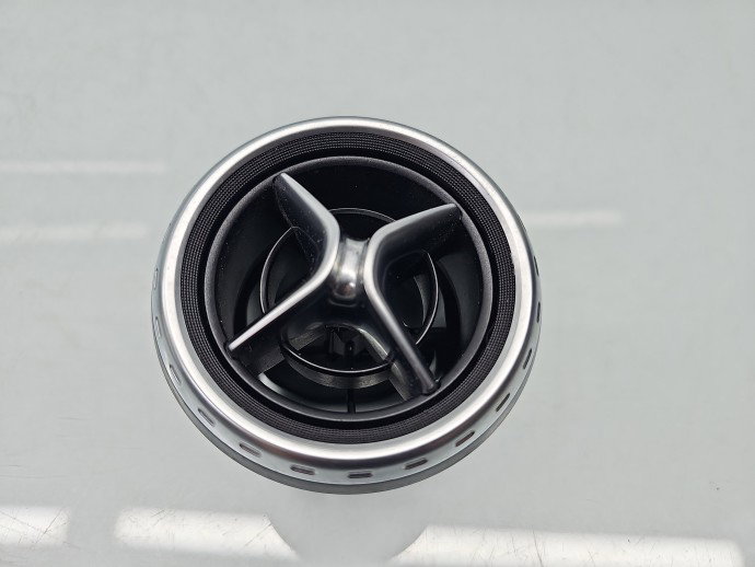 Grila aerisire centrala Mercedes Clasa GLA (X156) [Fabr 2013-prezent] A1568300054