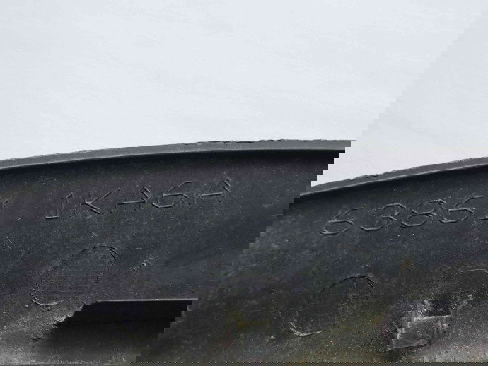 Ornament aripa stanga fata Nissan Juke [Fabr 2010-2014] Hatchback 63861-1KA6A