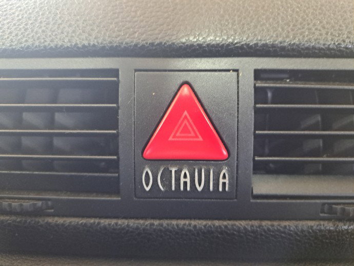 Buton avarii Skoda Octavia 1 (1U2) [Fabr 1996-2010] OEM
