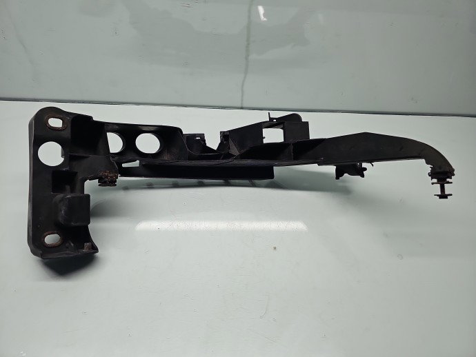 Suport far stanga AUDI A3 (8P1) [Fabr 2003-2012] Sportback S-line, Quattro 8P0805607