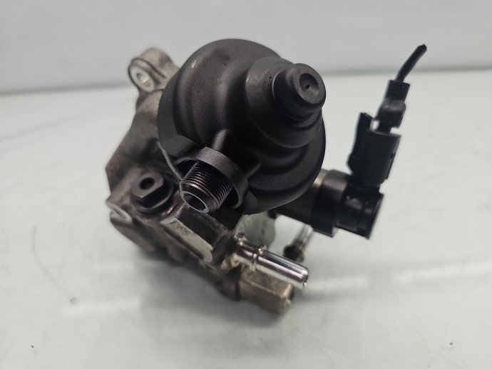 Pompa inalta presiune Bmw 1 (F20) [Fabr 2011-2017] 8511626 1.5 Benz B37D10 85KW / 116CP