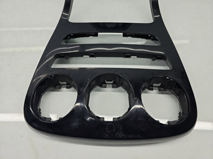 Consola centrala Mercedes Clasa C (W205) [Fabr 2014-prezent] A2056803208