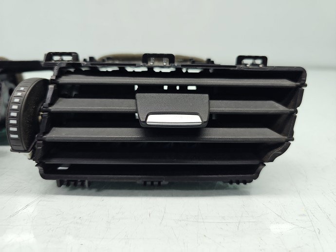 Grila aerisire centrala Bmw X1 (F48) [Fabr 2016-2022] 9292741