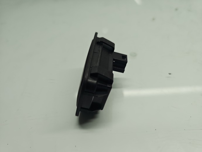 Buton deschidere haion Mercedes Clasa GLA (X156) [Fabr 2013-prezent] 2468210151