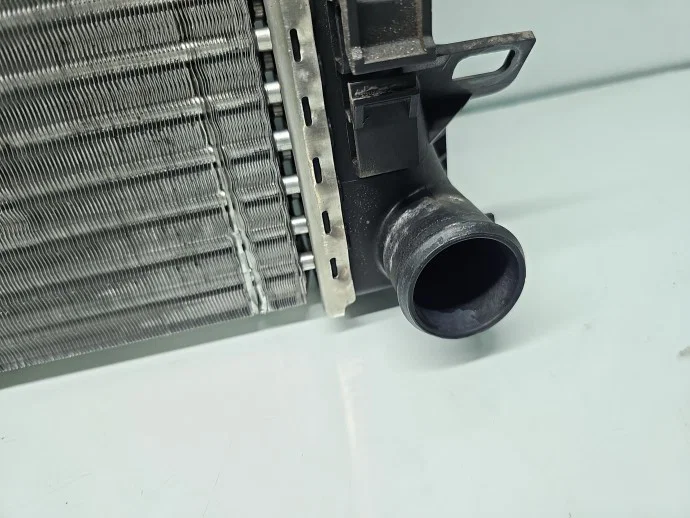 Radiator apa Mercedes Vito Autobus (W639) [Fabr 2003-2014] A6395011101 2.2 CDI 651940 70KW / 95CP