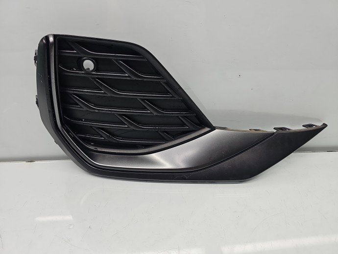 Grila proiector dreapta AUDI A3 (8YF) [Fabr 2020-2026] Sportback S-line 8Y0807682H