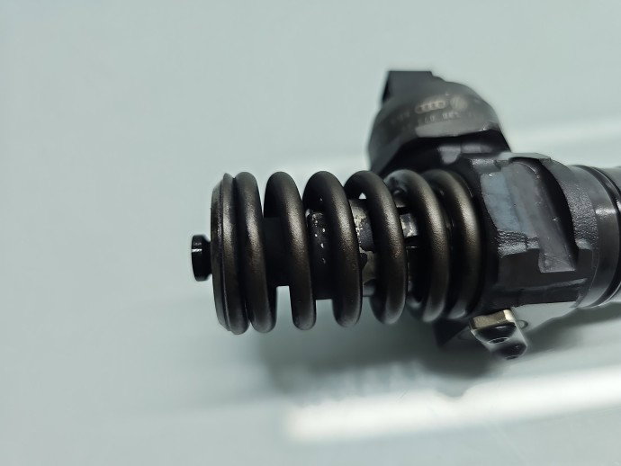 Injector Volkswagen Passat B6 (3C2) [Fabr 2005-2010] 038130083AG 1.9 TDI BKC 77KW / 105CP