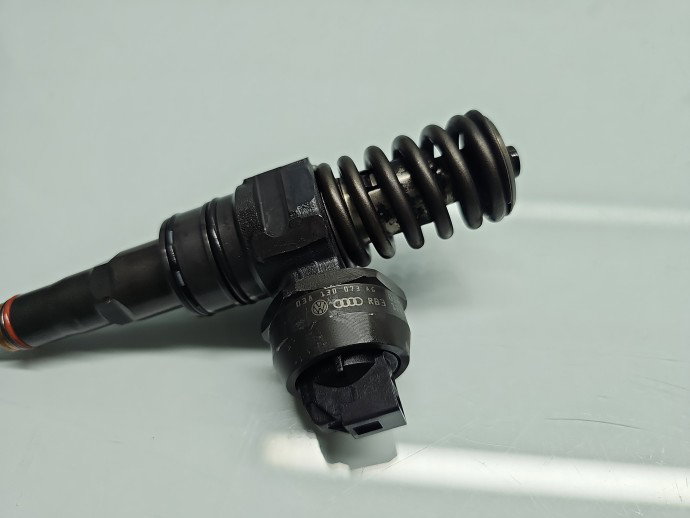 Injector Volkswagen Passat B6 (3C2) [Fabr 2005-2010] 038130083AG 1.9 TDI BKC 77KW / 105CP