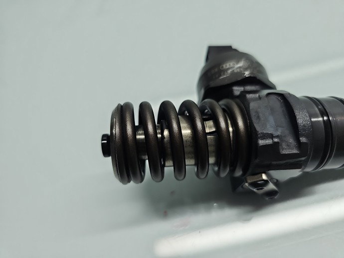 Injector Volkswagen Passat B6 (3C2) [Fabr 2005-2010] 038130083AG 1.9 TDI BKC 77KW / 105CP