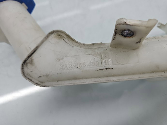 Vas lichid parbriz Volkswagen Passat B7 (362) [Fabr 2010-2014] 3AA955463G