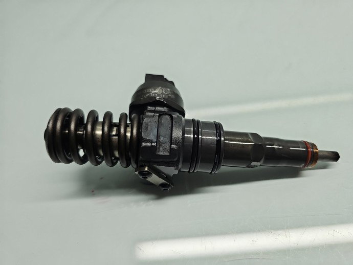 Injector Volkswagen Golf 5 (1K1) [Fabr 2004-2008] 038130083AG 1.9 TDI BKC 77KW / 105CP