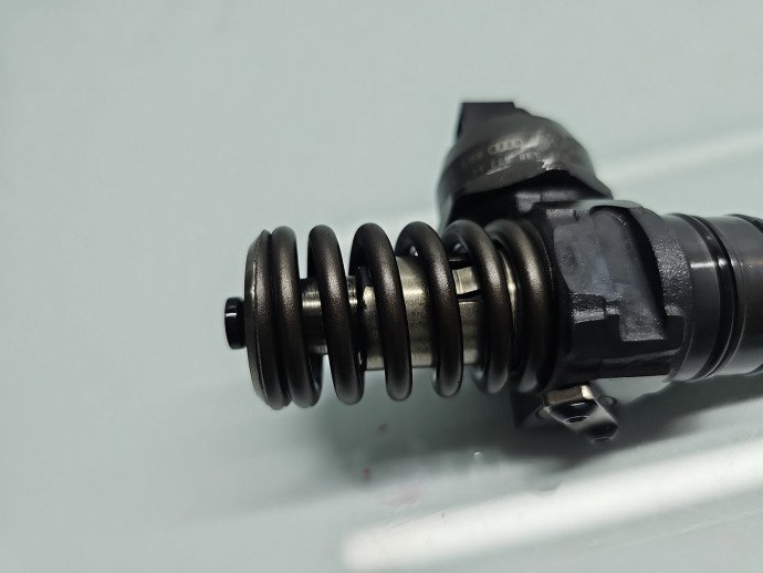 Injector Volkswagen Jetta 3  (1K2) [Fabr 2005-2010] 038130083AG 1.9 TDI BKC 77KW / 105CP