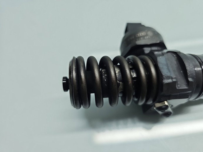Injector Volkswagen Jetta 3  (1K2) [Fabr 2005-2010] 038130083AG 1.9 TDI BKC 77KW / 105CP