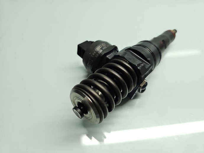 Injector Volkswagen Touran (1T1, 1T2) [Fabr 2003-2010] 038130083AG 1.9 TDI BKC 77KW / 105CP