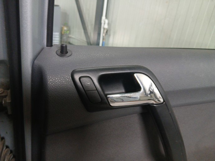 Maner interior dreapta spate Volkswagen Polo (9N) [Fabr 2001-2008] OEM