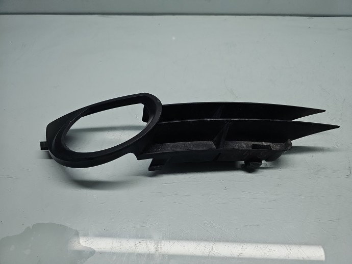 Grila proiector dreapta AUDI A3 (8P1) [Fabr 2003-2012] Coupe 8P3807682A
