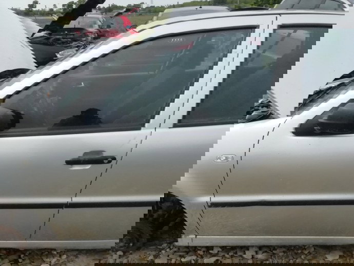 Usa stanga fata Volkswagen Polo 1.2 benz OEM 1995-2000