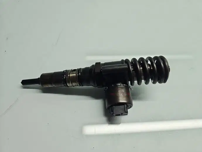 Injector Volkswagen Golf 5 (1K1) [Fabr 2004-2008] 03G130073B 2.0 TDI BKD 103KW / 140CP