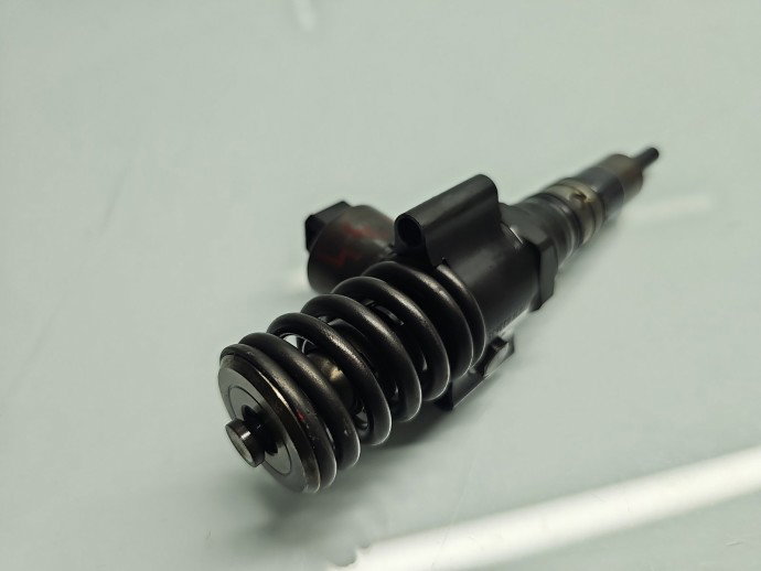 Injector Volkswagen Touran (1T1, 1T2) [Fabr 2003-2010] 03G130073B 2.0 TDI BKD 103KW / 140CP