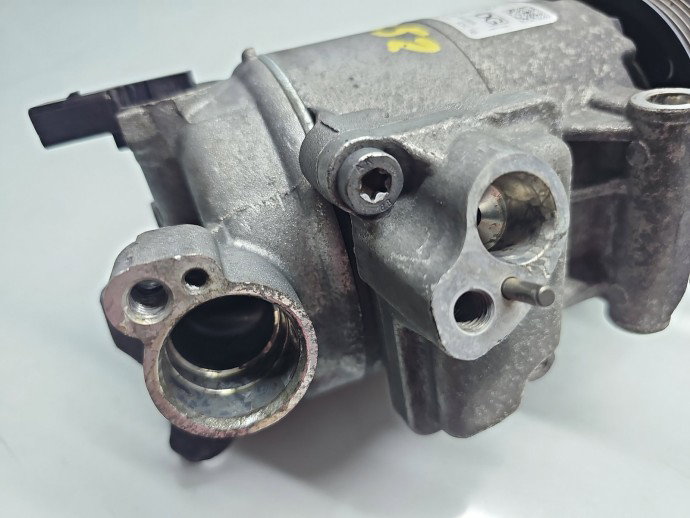Compresor clima Volkswagen Passat CC (357) [Fabr 2008-2012] 5N0820803E 1.6 TDI CAYC 77KW / 105CP