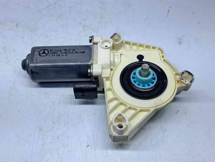 Motoras geam dreapta fata Mercedes Clasa A (W169) [Fabr 2004-2012] A1698201642