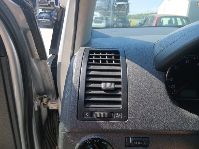 Grila aerisire stanga Volkswagen Polo (9N) [Fabr 2001-2008] OEM