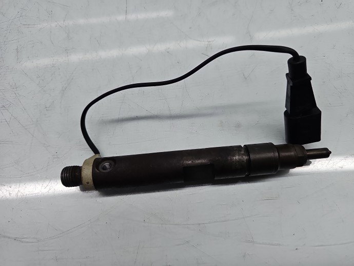 Injector Volkswagen Golf 4 Variant (1J5) [Fabr 1999-2005] 038130202C 1.9 TDI AQM 50KW / 75CP