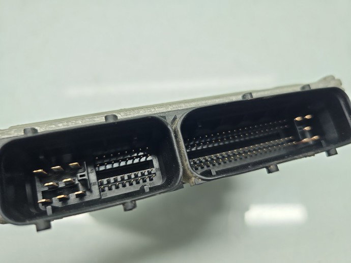 Calculator motor ECU Volkswagen Polo (9N) [Fabr 2001-2008] 03E906033L 1.2 Benz AZQ 47KW / 64CP