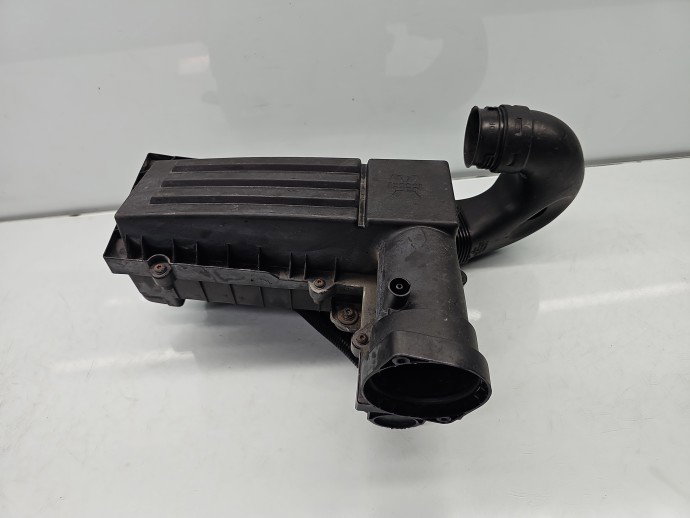 Carcasa filtru aer Volkswagen Passat CC (358) [Fabr 2012-2016] 3C0129601 2.0 TDI CFFB 103KW / 140CP