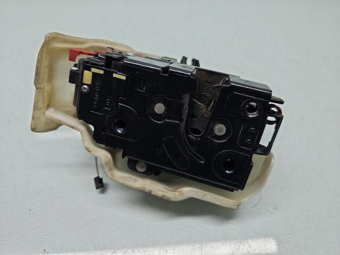 Broasca usa stanga fata Volkswagen Jetta 3 (1K2) [Fabr 2005-2010] OEM