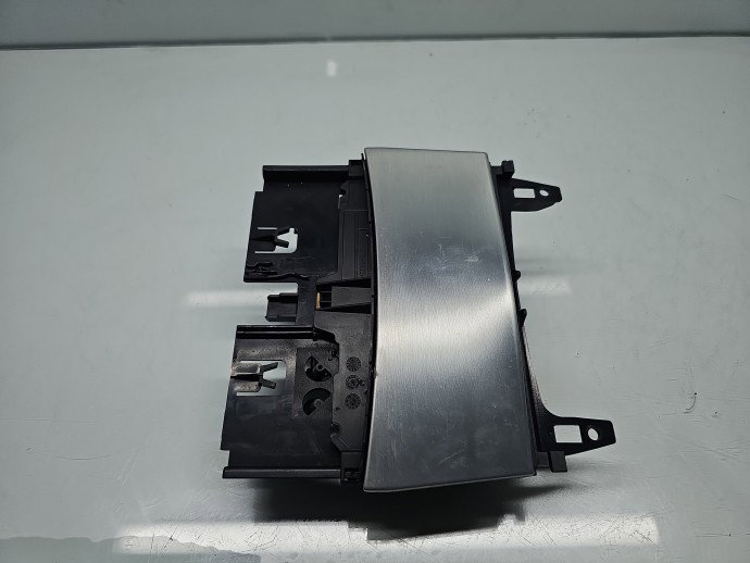 Scrumiera Mercedes Clasa C (W204) [Fabr 2007-2014] A2046801350