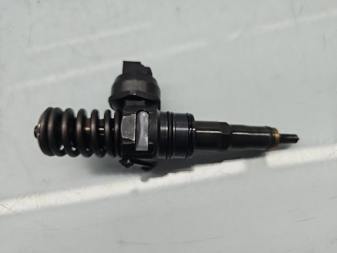 Injector Volkswagen Golf 5 (1K1) [Fabr 2004-2008] 038130073AG 1.4 TDI AMF 55KW / 75CP