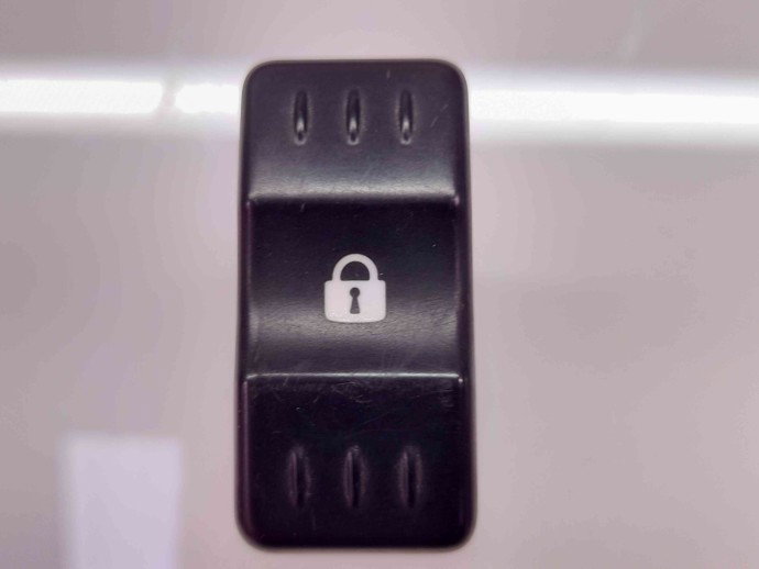 Buton blocare usi OEM Renault Captur [Fabr 2013-prezent] 0.9