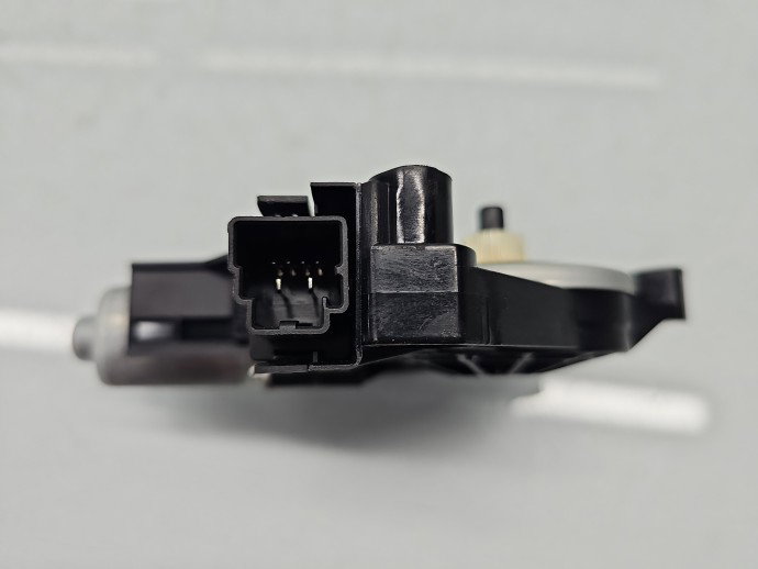 Motoras geam dreapta spate Volvo S60 II [Fabr 2010-2018] Berlina 966265-102