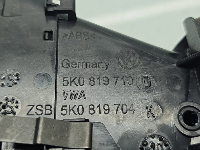 Grila aerisire dreapta Volkswagen Golf 6 (5K1) [Fabr 2009-2013] 5K0819710D