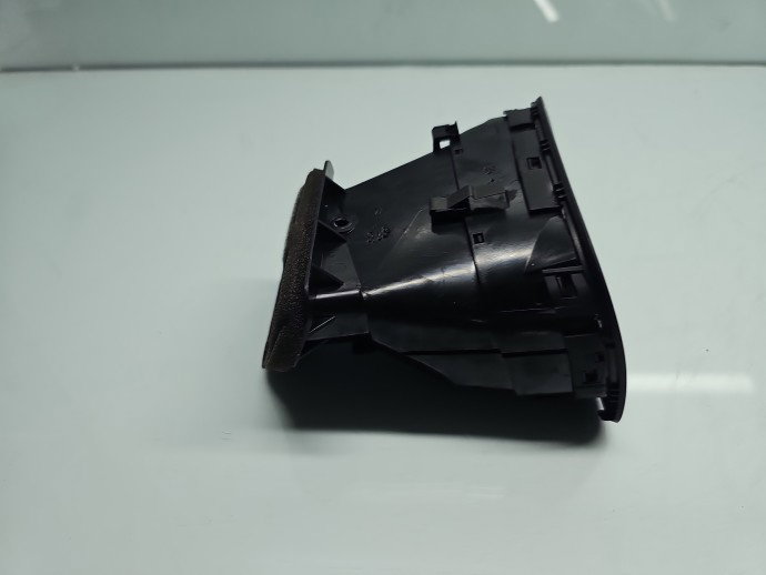 Grila aerisire stanga Volkswagen Golf 6 (5K1) [Fabr 2009-2013] 5K0819709D