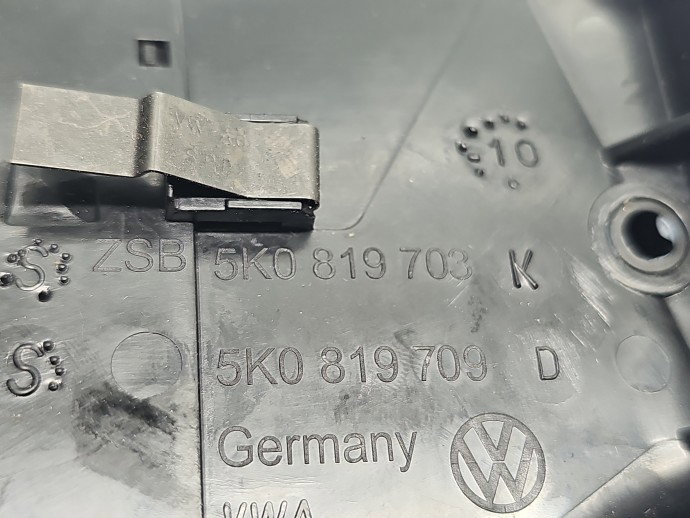 Grila aerisire stanga Volkswagen Golf 6 (5K1) [Fabr 2009-2013] 5K0819709D