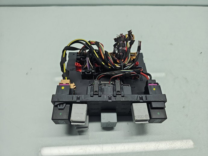 Modul confort Volkswagen Passat B6 (3C2) [Fabr 2005-2010] 3C8937049D