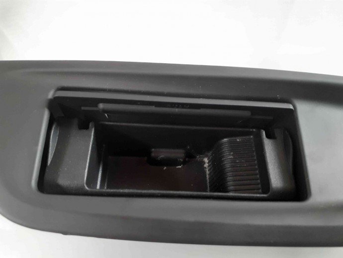 Scrumiera usa stanga spate OEM AUDI A6 (4G5, C7) [Fabr 2011-2017] 