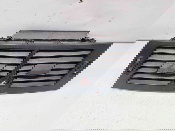  Grila aerisire centrala Mercedes Clasa A (W169) [Fabr 2004-2012] A1698300054