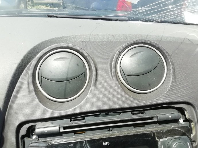 Grile aerisire centrale Seat Ibiza 1.2 benz OEM 2008-2017