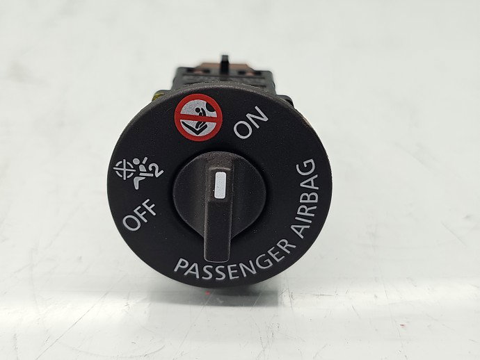Buton ON/OFF airbag Renault Megane 4 [Fabr 2015-prezent] 681995290R