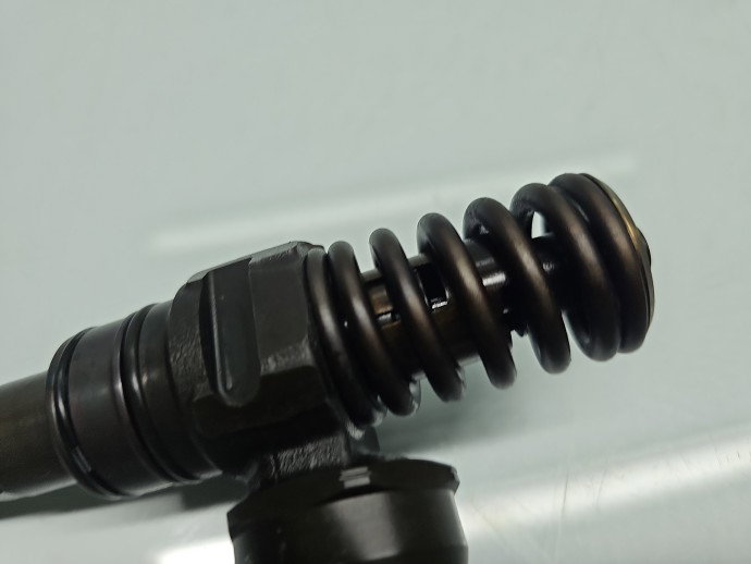 Injector Volkswagen Touran (1T1, 1T2) [Fabr 2003-2010] 038130073BQ 2.0 TDI BMM 103KW / 140CP