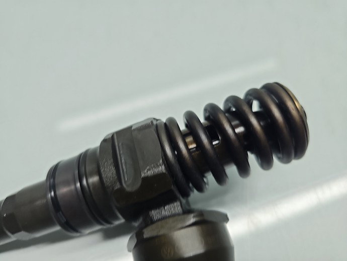 Injector Volkswagen Touran (1T1, 1T2) [Fabr 2003-2010] 038130073BQ 2.0 TDI BMM 103KW / 140CP