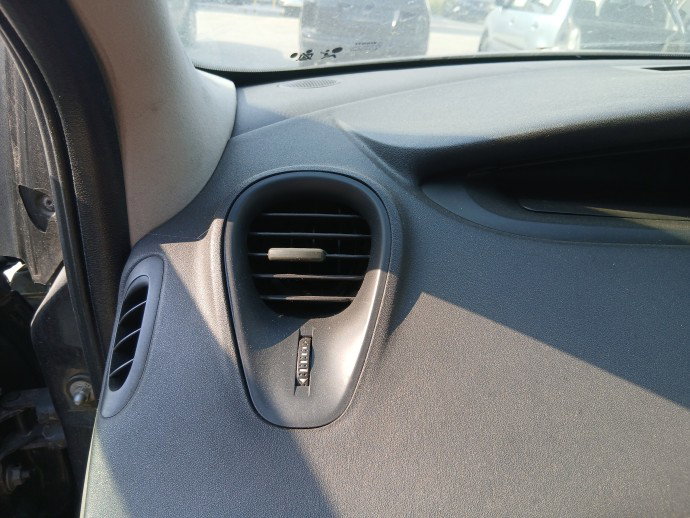 Grila aerisire stanga Renault Scenic 2 [Fabr 2003-2008] OEM